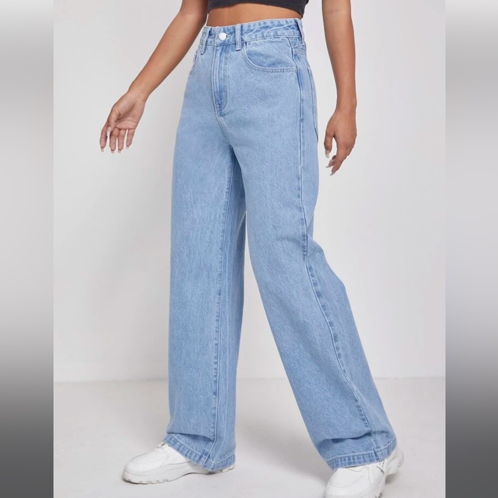 wide leg light wash jeans